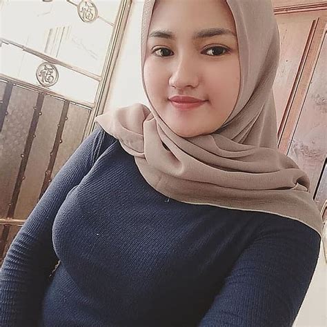 gadis mesum|Gadis jilbab sange mesum diruang ganti